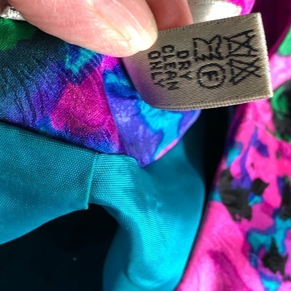 Vintage ADRIANNA PAPELL 100% Silk Blazer & Skirt Set - Picture 8 of 11